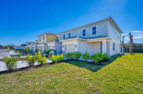 Modern 3 Bedroom Townhouse with Patio - 820DR